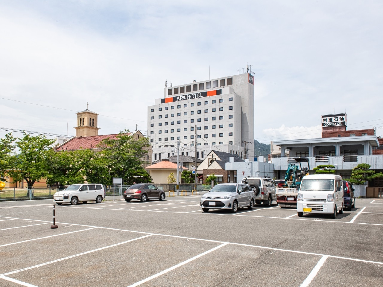 敷地外第1駐車場（トラック・バス駐車可、最大54台）※ホテル南側、徒歩1分